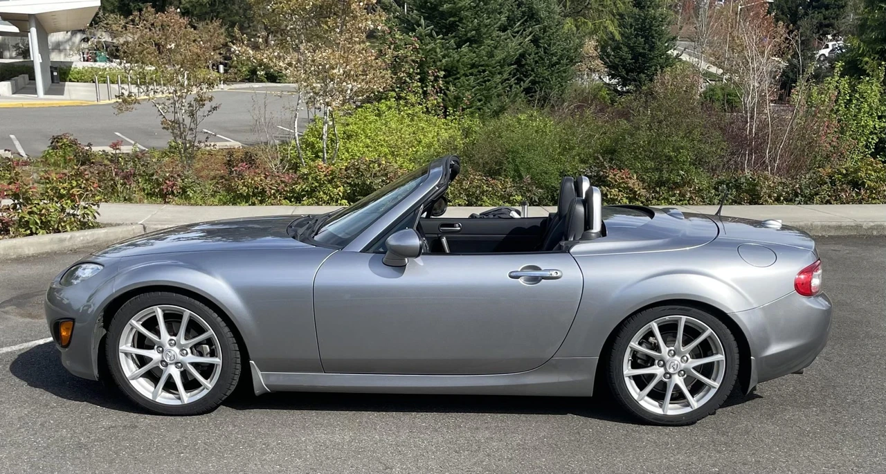 2011 Mazda NC MX-5 Miata - Image 16 of 31