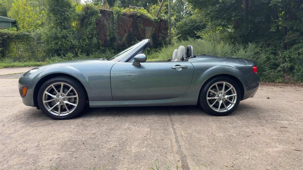 2011 Mazda NC MX-5 Miata - Image 13 of 31