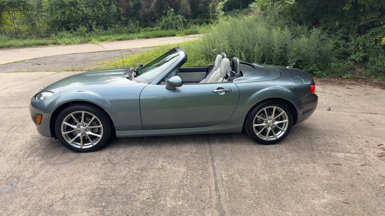 2011 Mazda NC MX-5 Miata - Image 14 of 31