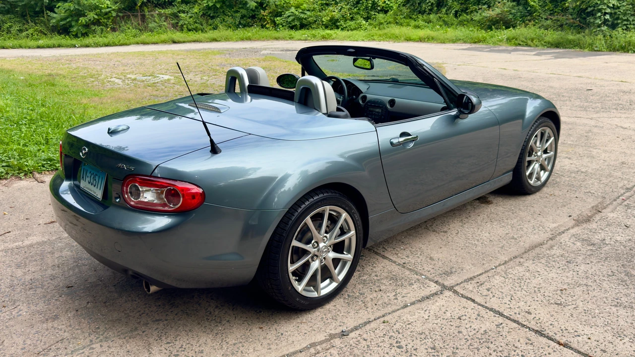 2011 Mazda NC MX-5 Miata - Image 24 of 31