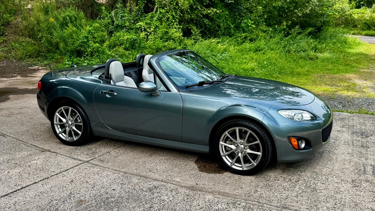 2011 Mazda NC MX-5 Miata - Image 27 of 31
