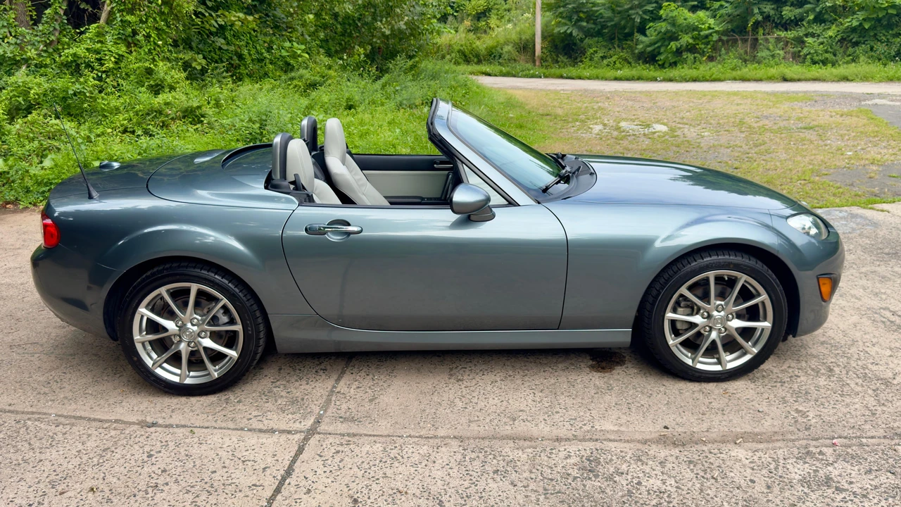 2011 Mazda NC MX-5 Miata - Image 26 of 31