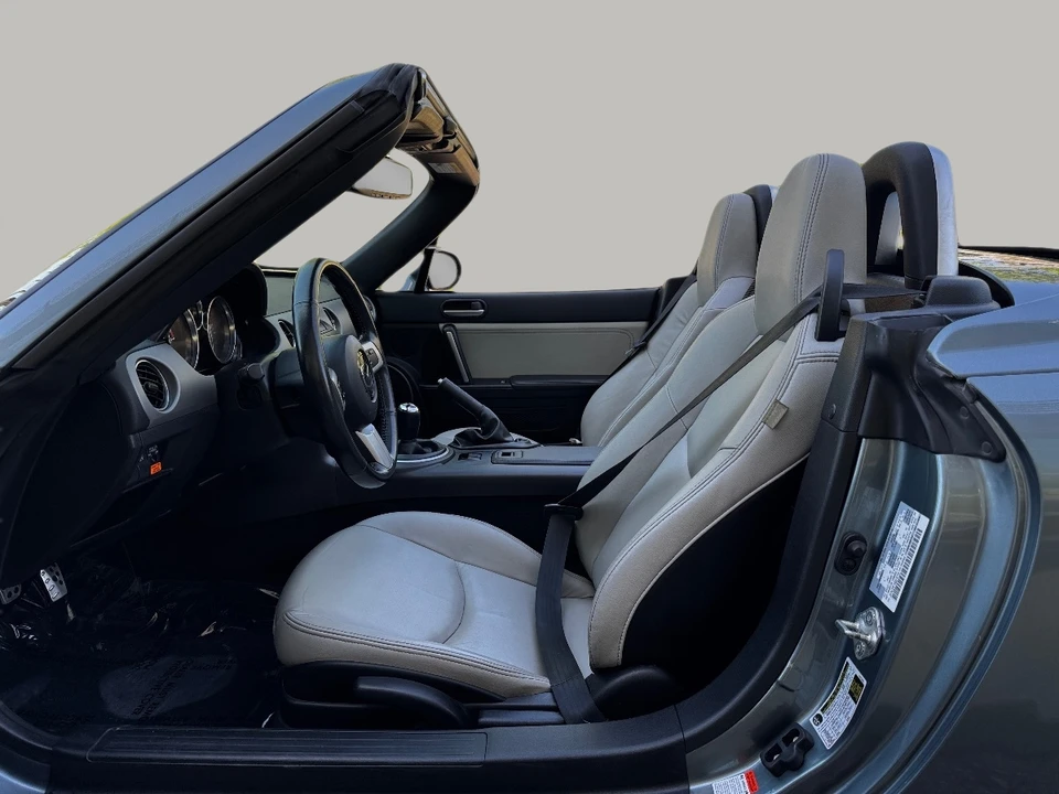 2011 Mazda NC MX-5 Miata - Image 17 of 27
