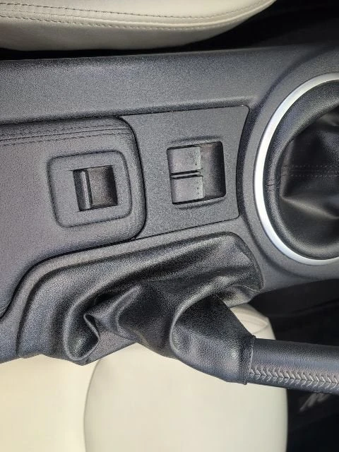 2011 Mazda NC MX-5 Miata - Image 28 of 31