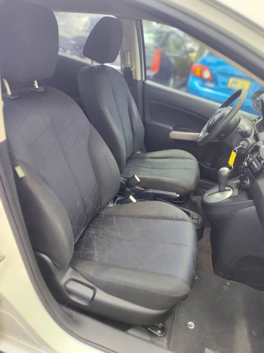 2011 Mazda Mazda 2 2nd Gen - Image 14 of 21