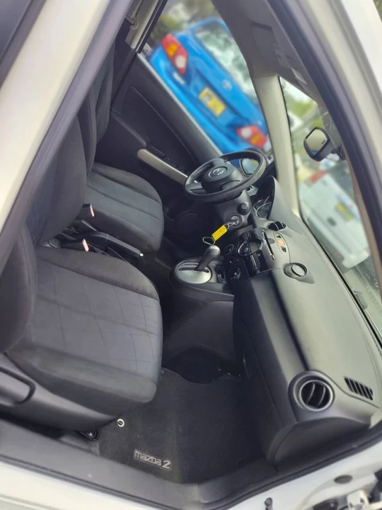 2011 Mazda Mazda 2 2nd Gen - Image 11 of 21