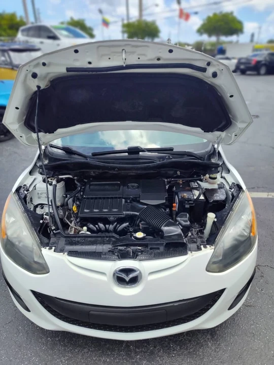 2011 Mazda Mazda 2 2nd Gen - Image 19 of 21