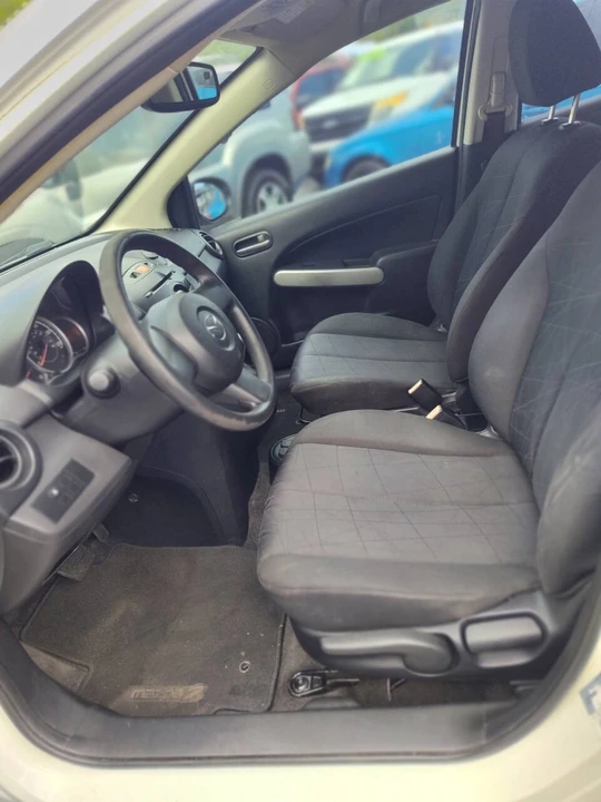 2011 Mazda Mazda 2 2nd Gen - Image 13 of 21