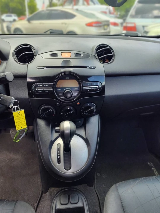 2011 Mazda Mazda 2 2nd Gen - Image 11 of 21