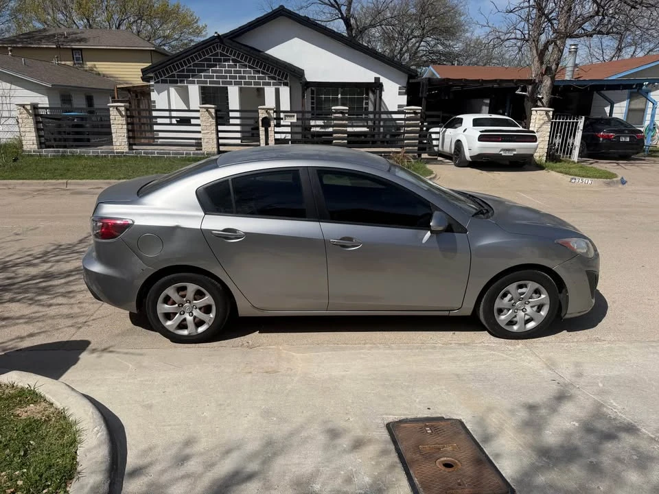 2011 Mazda Mazda 3 2nd Gen - Image 6 of 12