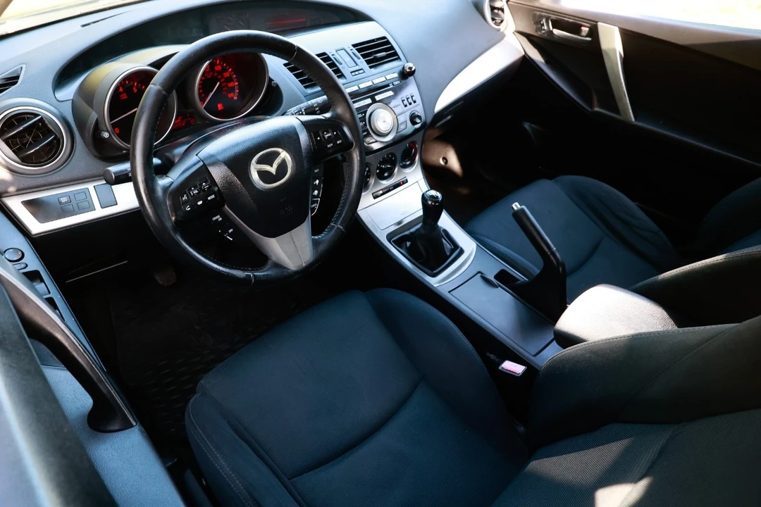 2011 Mazda Mazda 3 2nd Gen - Image 4 of 12