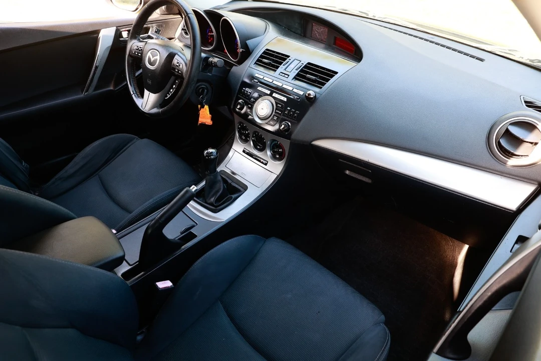 2011 Mazda Mazda 3 2nd Gen - Image 16 of 21