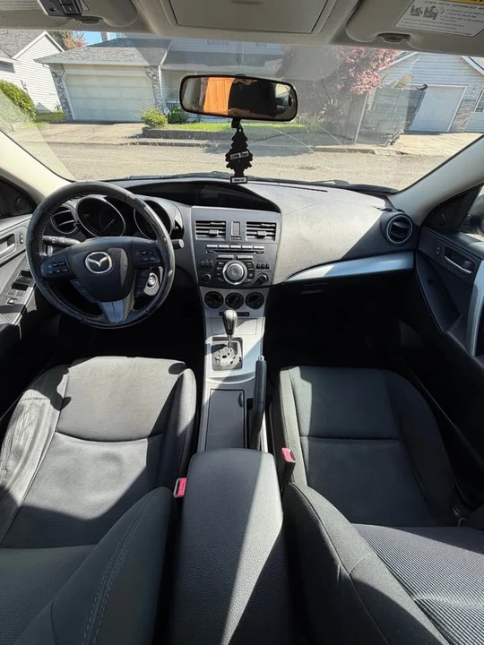 2011 Mazda Mazda 3 2nd Gen - Image 4 of 8