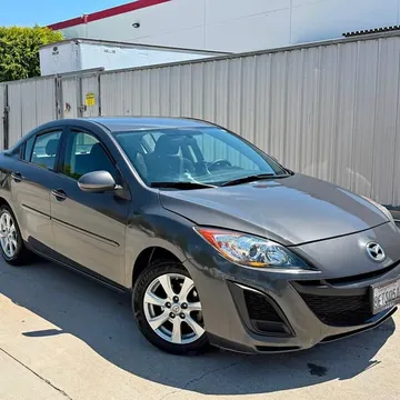 2011 Mazda Mazda3 i Touring Hatchback