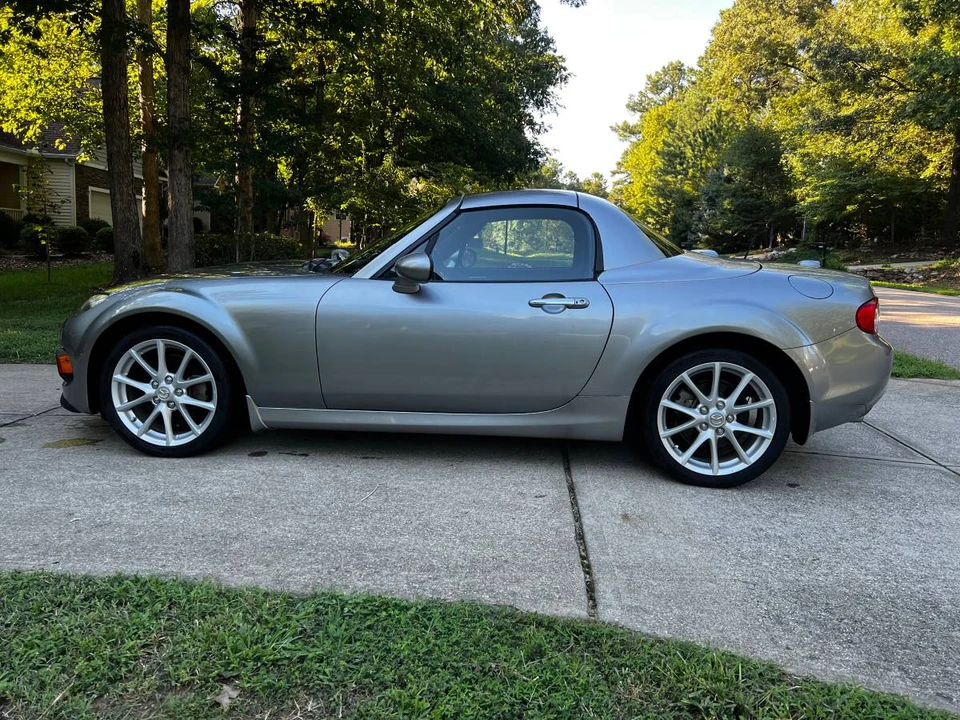 2011 Mazda NC MX-5 Miata - Image 2 of 24
