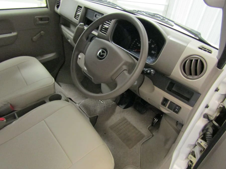 2011 Mazda - Image 4 of 12