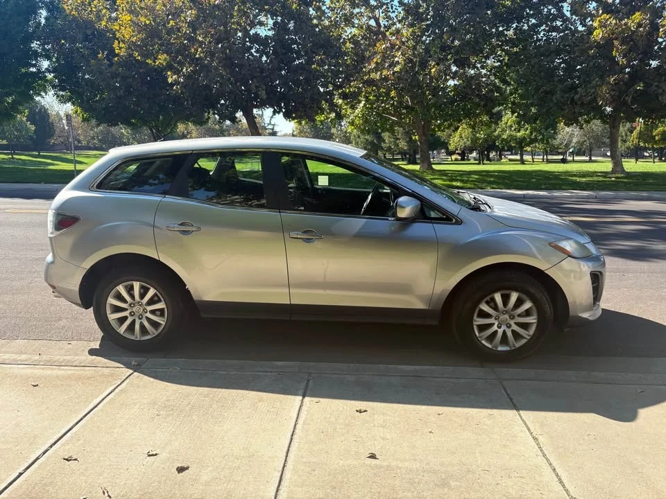 2011 Mazda CX-7 - Image 2 of 10