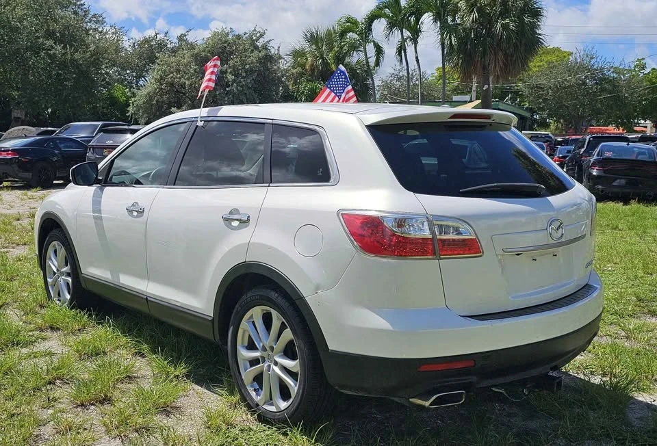 2011 Mazda CX-9 - Image 2 of 11