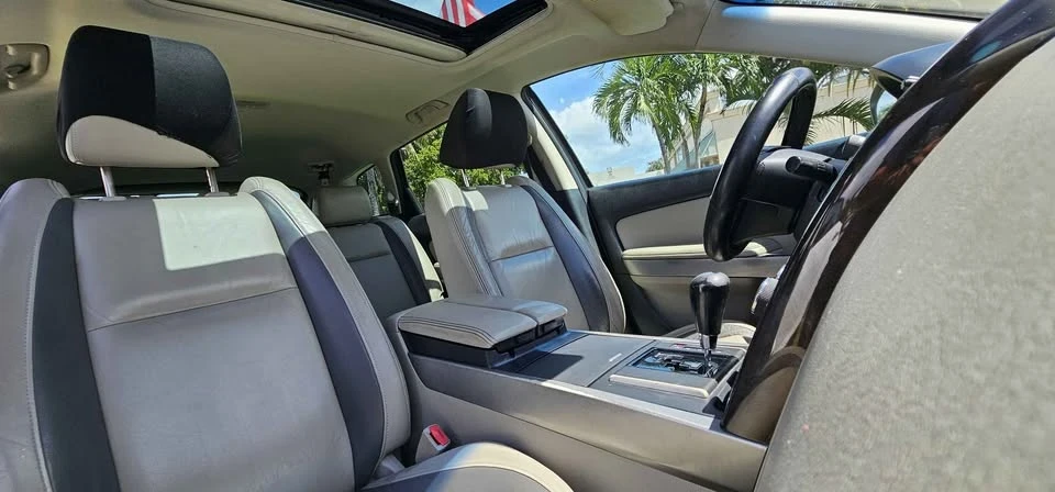 2011 Mazda CX-9 - Image 8 of 11