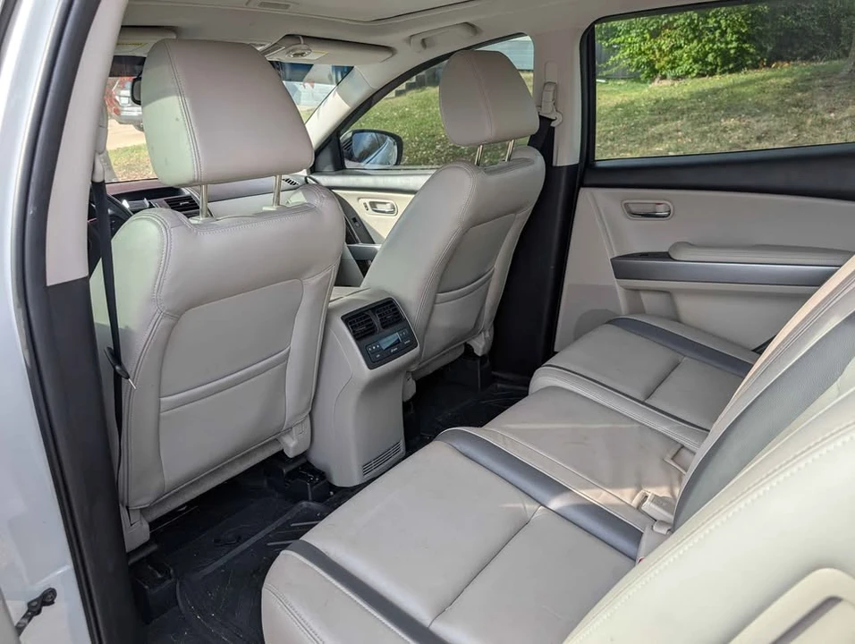 2011 Mazda CX-9 - Image 7 of 8