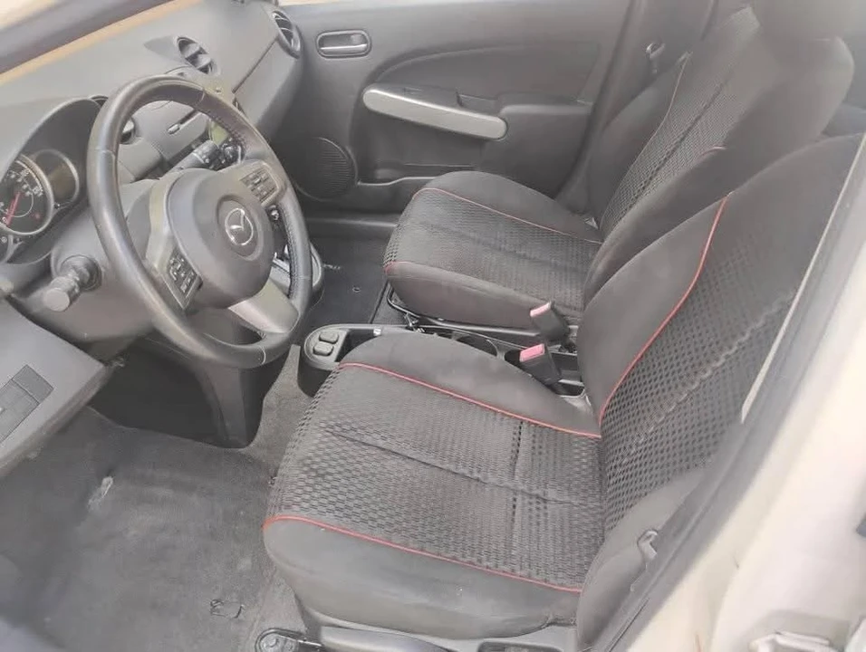 2011 Mazda Mazda 2 2nd Gen - Image 6 of 7