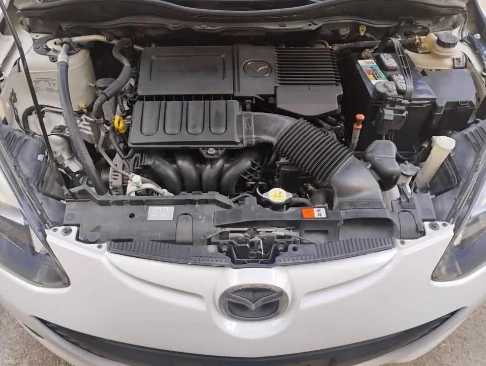 2011 Mazda Mazda 2 2nd Gen - Image 5 of 7