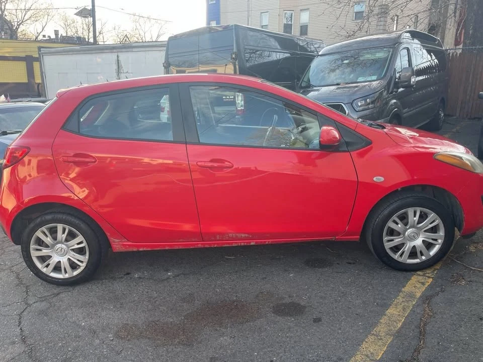 2011 Mazda Mazda 2 2nd Gen - Image 8 of 19