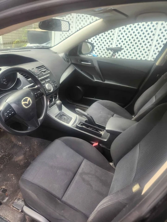 2011 Mazda Mazda 3 2nd Gen - Image 4 of 5