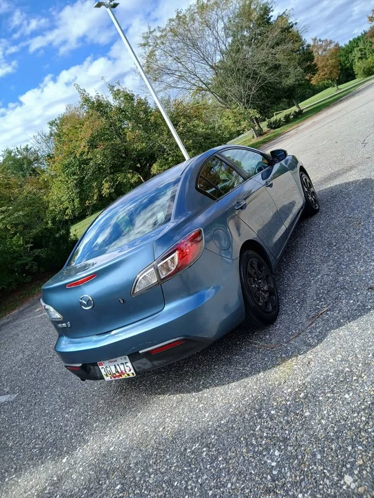2011 Mazda Mazda 3 2nd Gen - Image 2 of 12