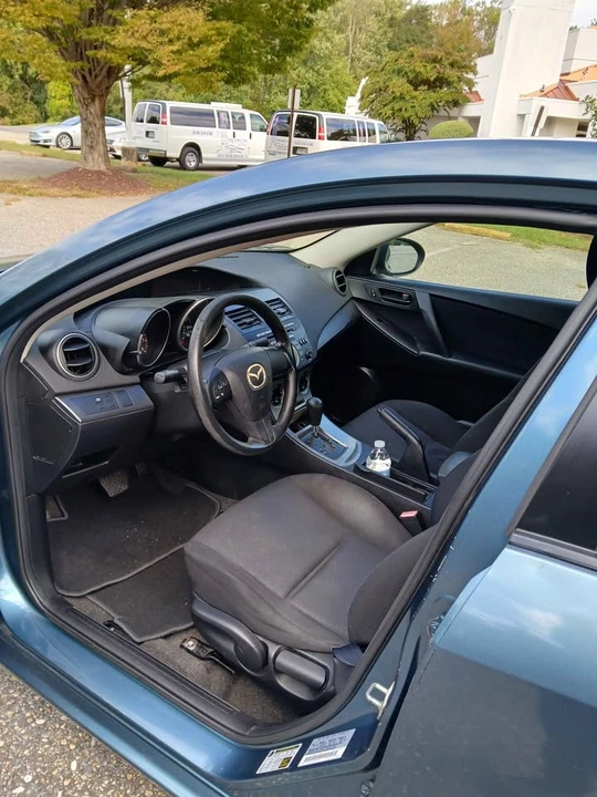 2011 Mazda Mazda 3 2nd Gen - Image 8 of 12