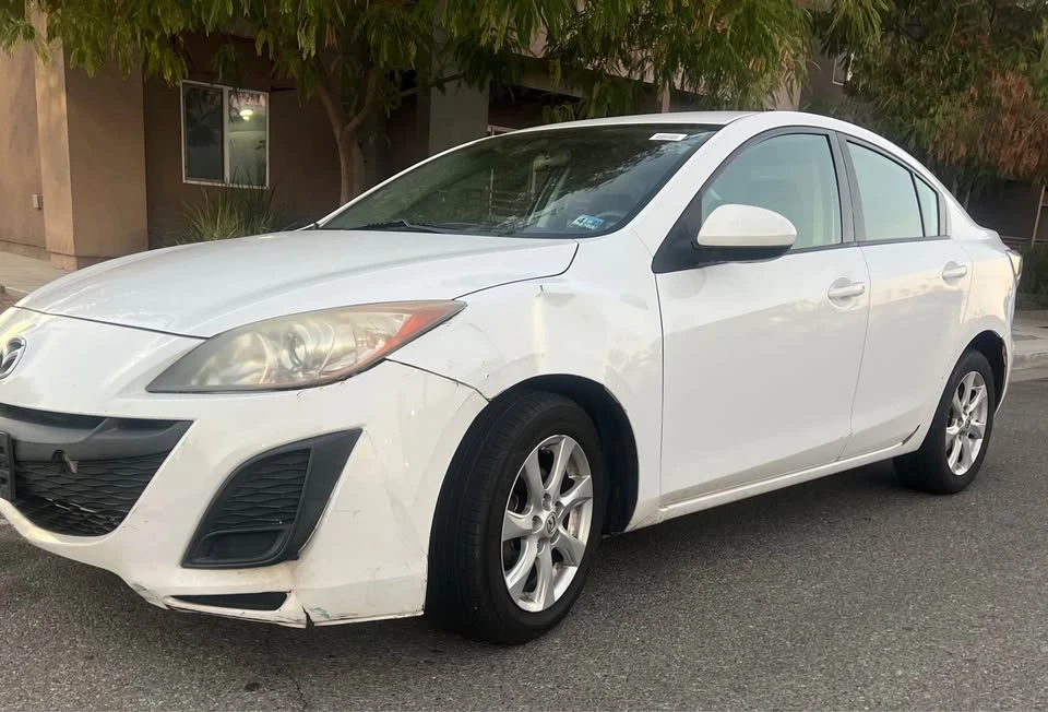 2011 Mazda Mazda 3 2nd Gen - Image 2 of 17