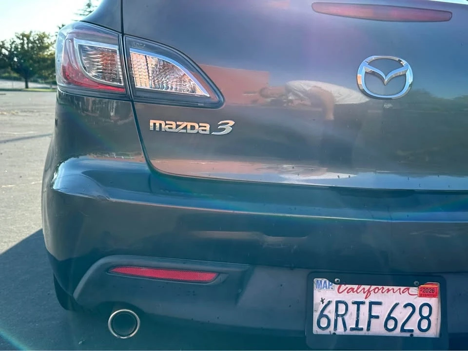 2011 Mazda Mazda 3 2nd Gen - Image 4 of 10