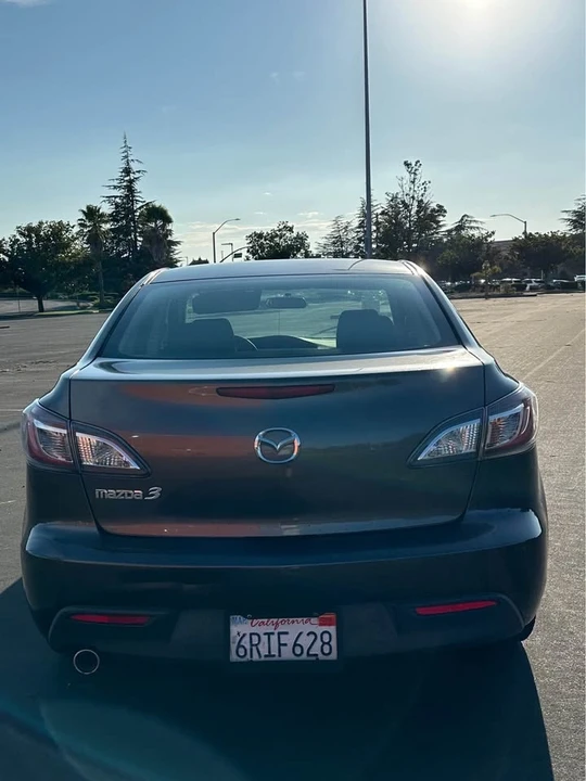 2011 Mazda Mazda 3 2nd Gen - Image 3 of 10