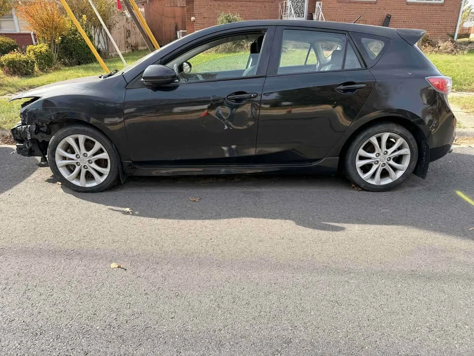 2011 Mazda Mazda 3 2nd Gen - Image 2 of 6