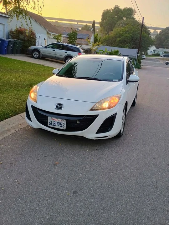 2011 Mazda Mazda 3 2nd Gen - Image 5 of 9