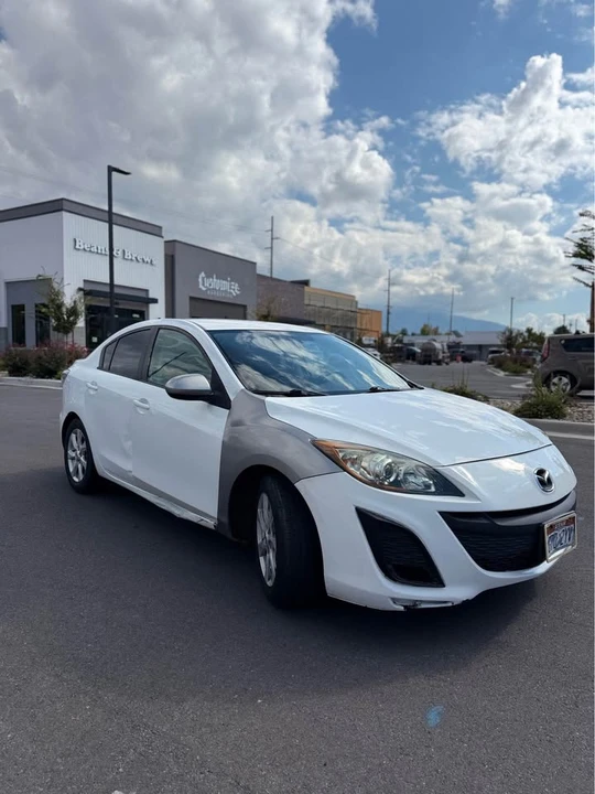 2011 Mazda Mazda 3 2nd Gen - Image 2 of 19