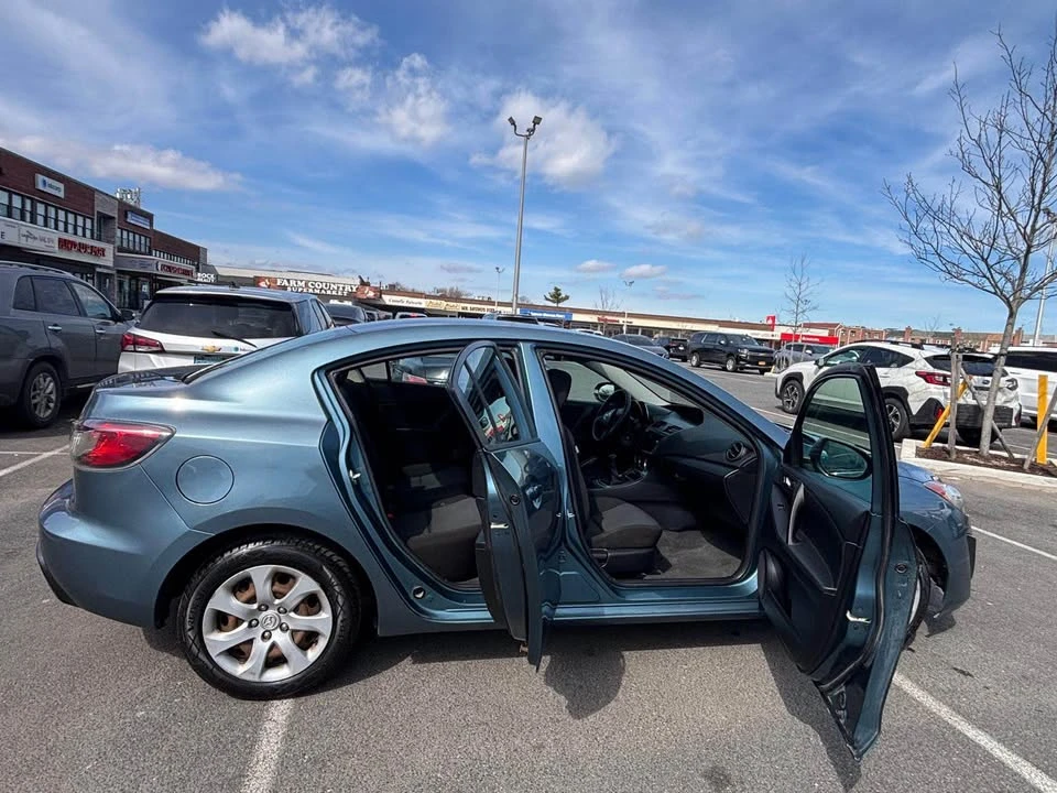 2011 Mazda Mazda 3 2nd Gen - Image 11 of 18