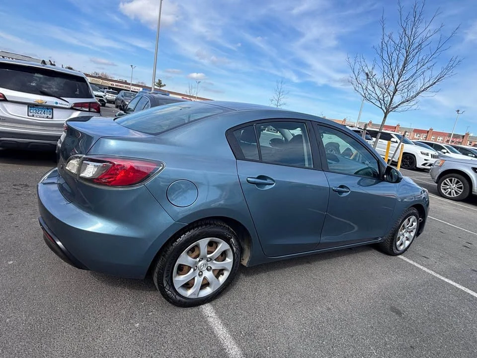 2011 Mazda Mazda 3 2nd Gen - Image 2 of 18