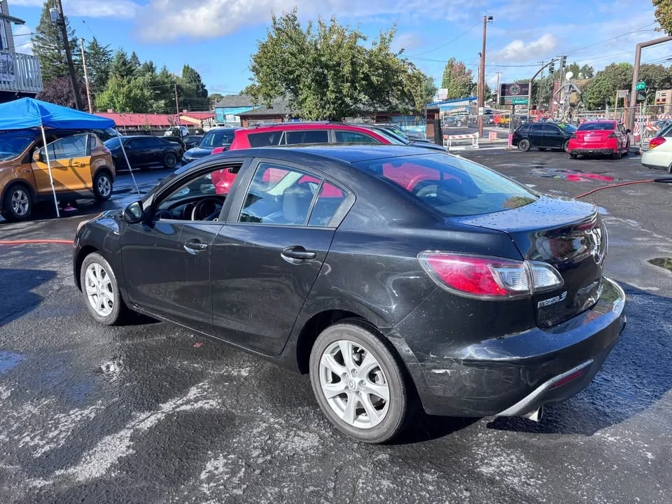 2011 Mazda Mazda 3 2nd Gen - Image 5 of 10