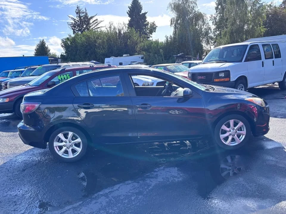 2011 Mazda Mazda 3 2nd Gen - Image 2 of 10