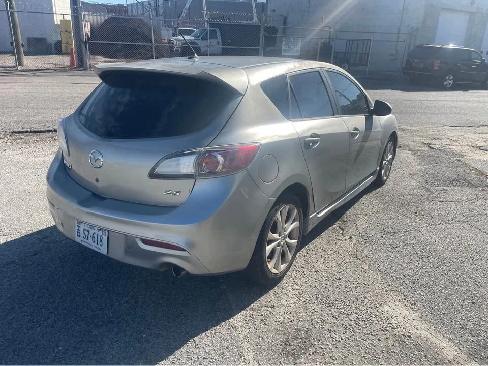 2011 Mazda Mazda 3 2nd Gen - Image 3 of 11
