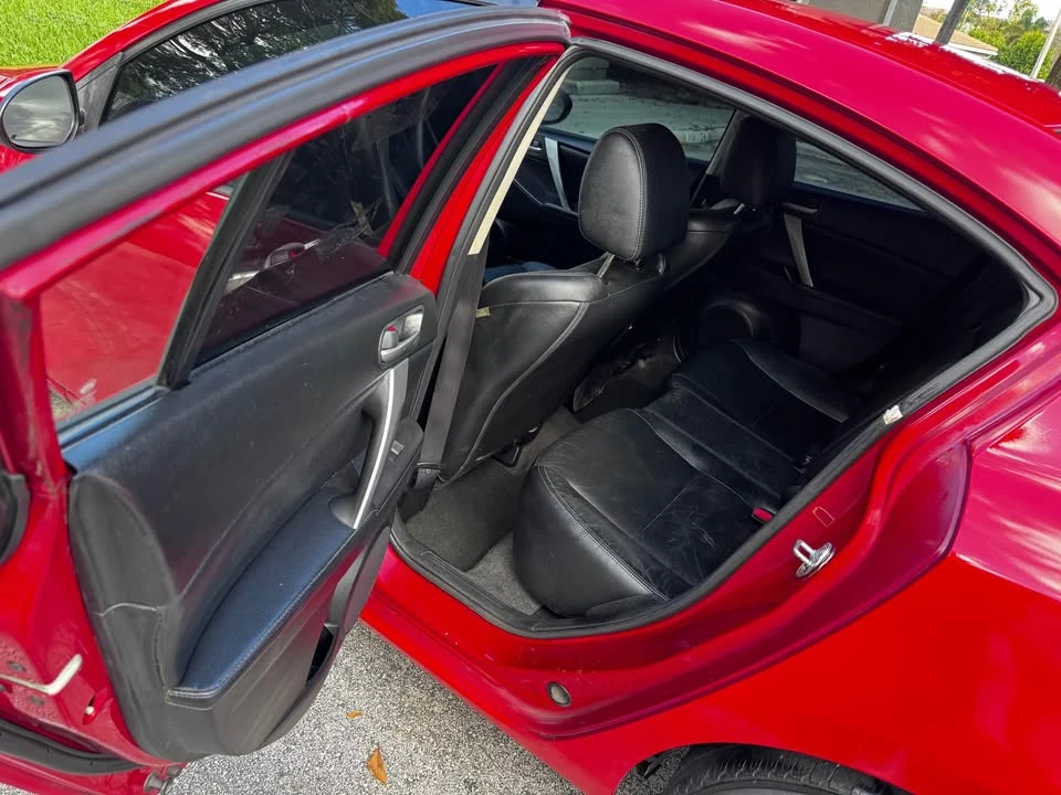 2011 Mazda Mazda 3 2nd Gen - Image 9 of 12