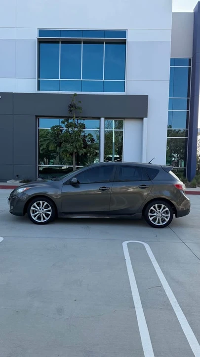 2011 Mazda Mazda 3 2nd Gen - Image 2 of 11
