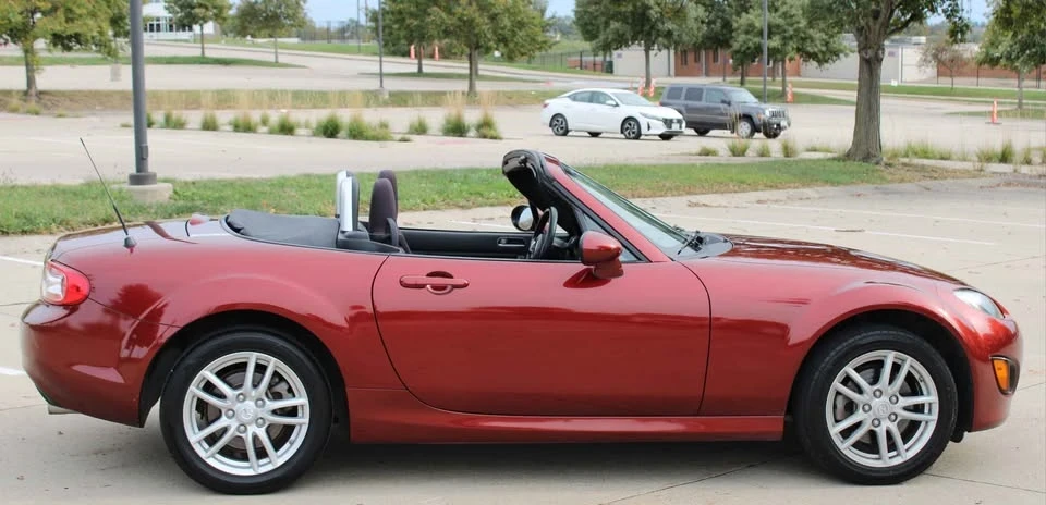 2011 Mazda NC MX-5 Miata - Image 8 of 19
