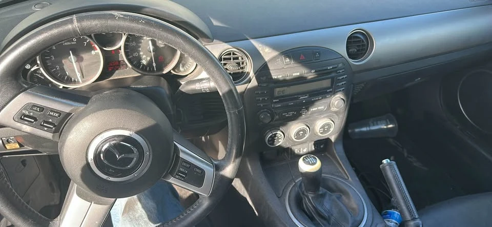 2011 Mazda NC MX-5 Miata - Image 4 of 4