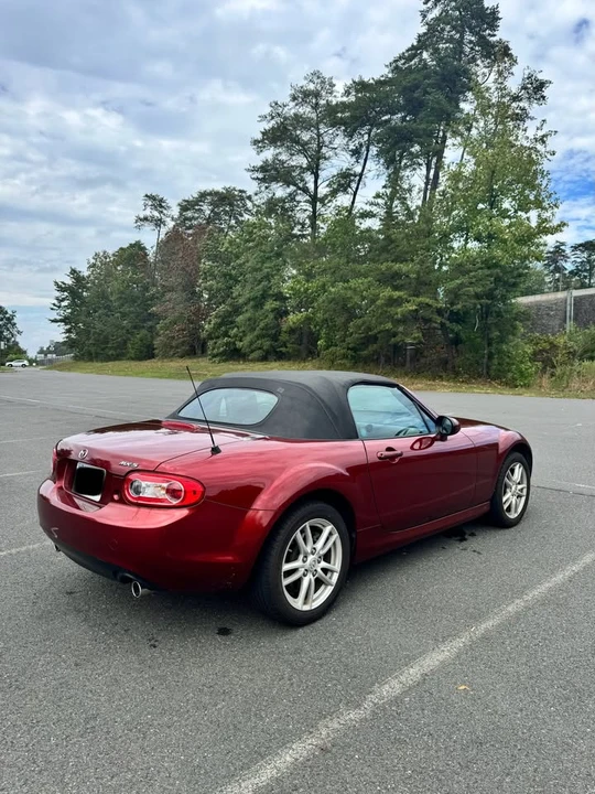 2011 Mazda NC MX-5 Miata - Image 9 of 17