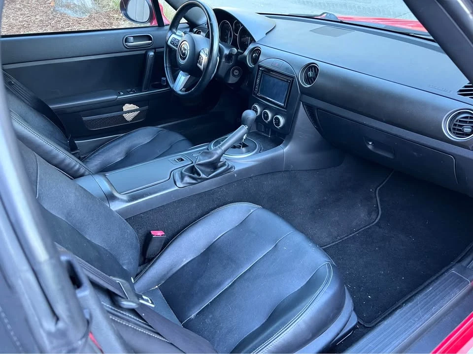 2011 Mazda NC MX-5 Miata - Image 3 of 4