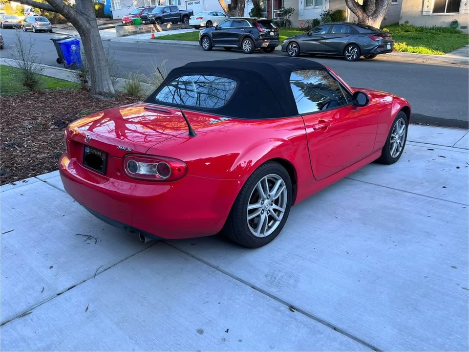 2011 Mazda NC MX-5 Miata - Image 2 of 4