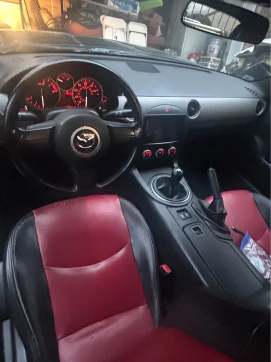 2011 Mazda NC MX-5 Miata - Image 4 of 8