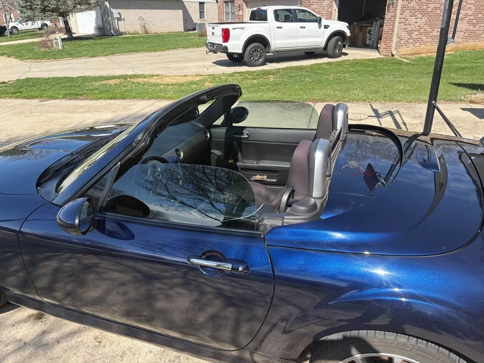 2011 Mazda NC MX-5 Miata - Image 4 of 5
